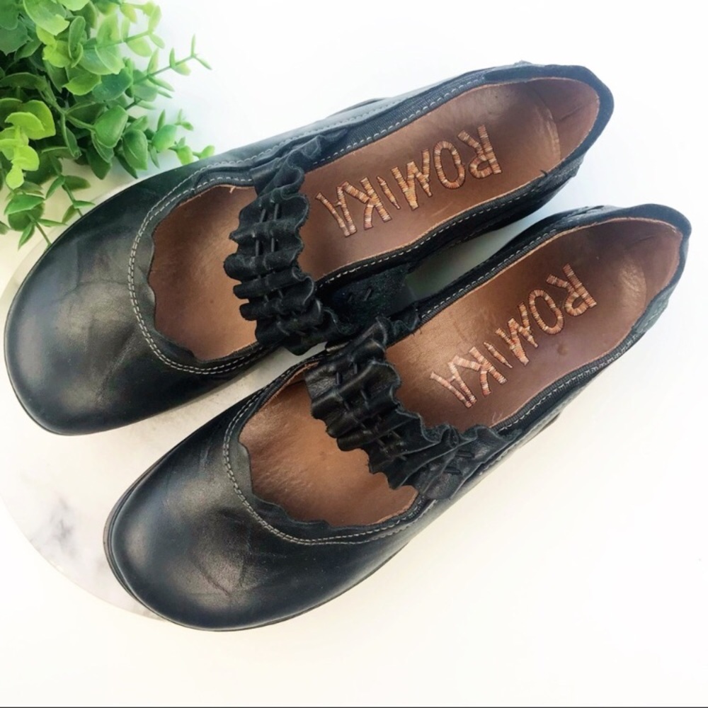 Romika flats